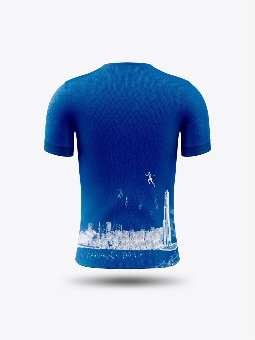 Verso da camisa, com corredores e a orla de Fortaleza