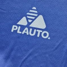 Azul com logo branco