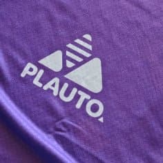 Roxo com logo branco